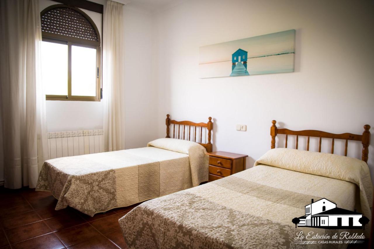 Casas Rurales La Estacion De Robledo Екстер'єр фото