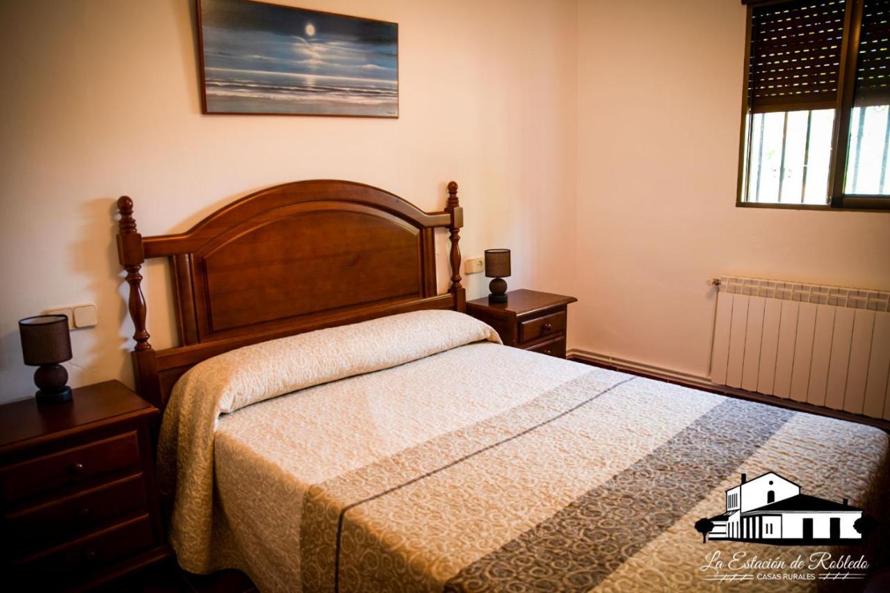 Casas Rurales La Estacion De Robledo Екстер'єр фото