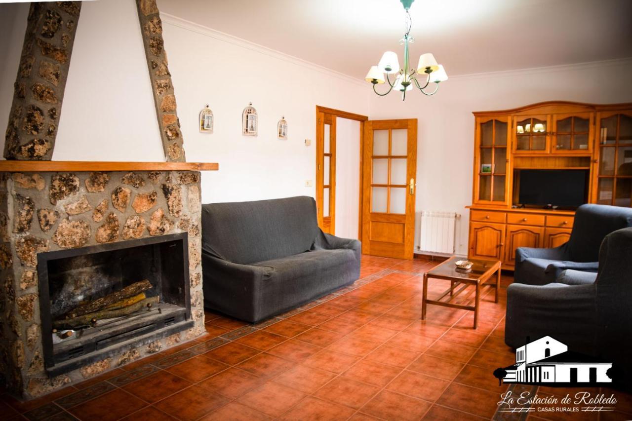 Casas Rurales La Estacion De Robledo Екстер'єр фото