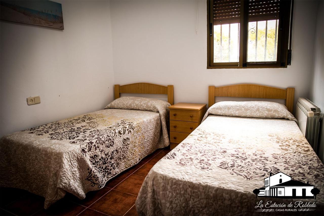 Casas Rurales La Estacion De Robledo Екстер'єр фото
